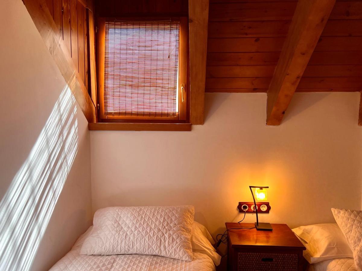 Apartament La Noguera - L'Amfitriona Rialp Exterior photo